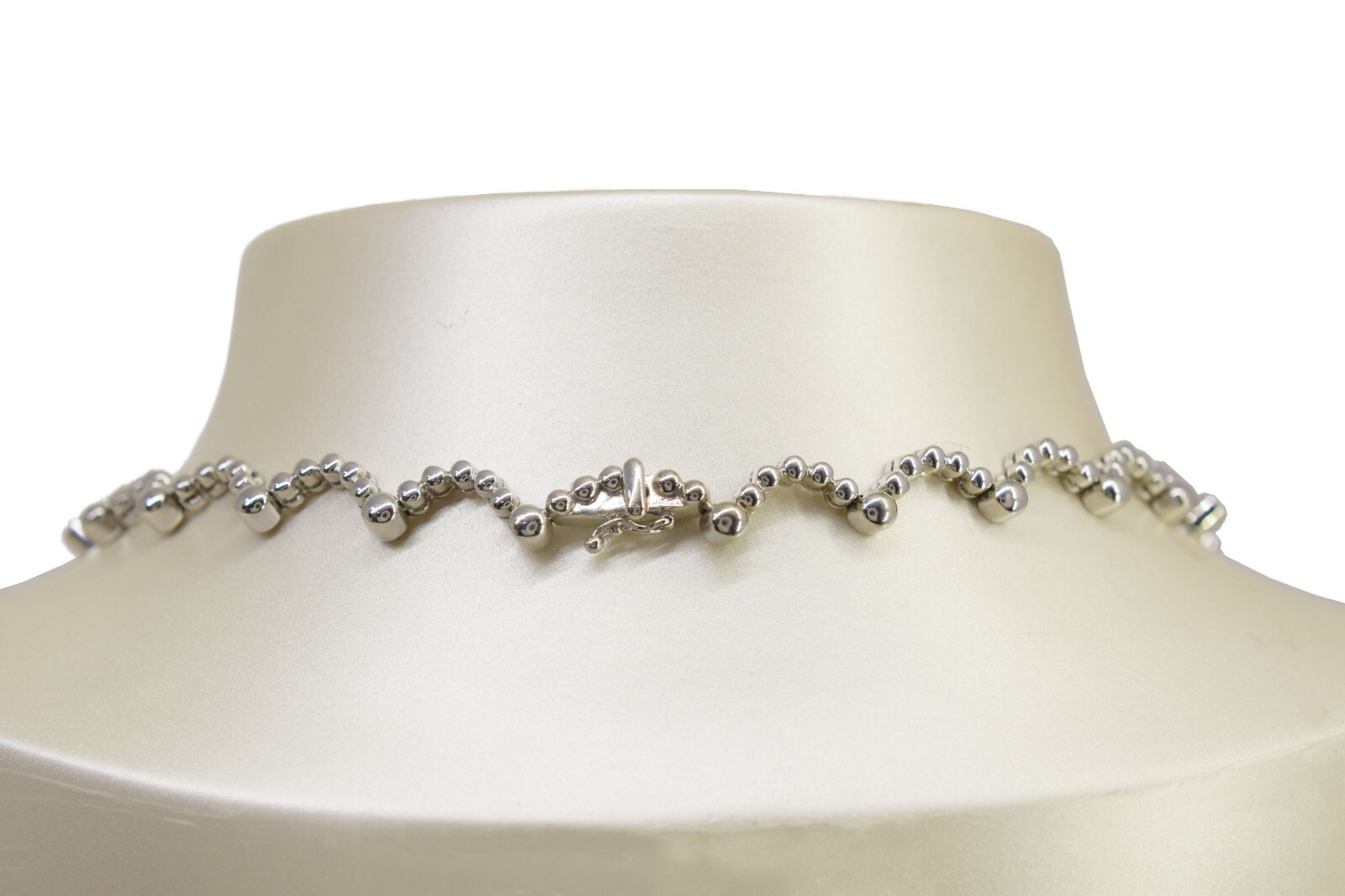 7.58 ct Diamond Flowers Motif 14k White Gold Necklace & Earrings Set