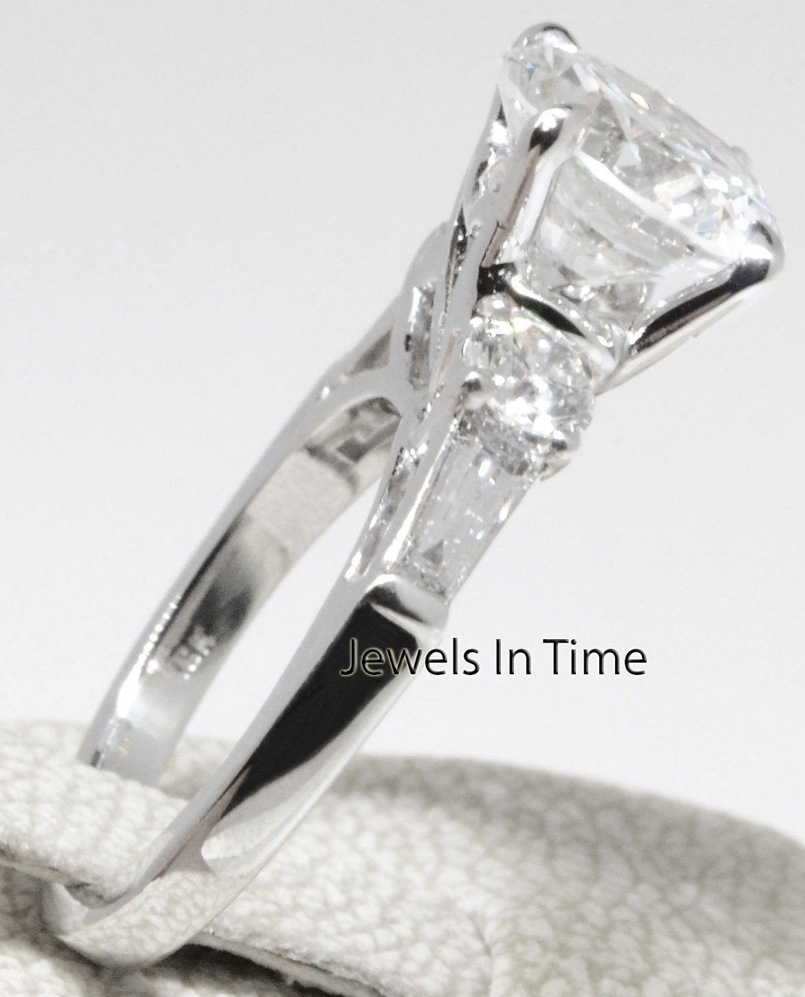 3.20 Carat Ladies Round Brilliant Diamond Ring 18k White Gold GIA Certificate 5