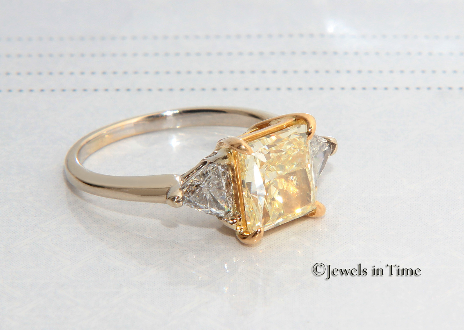 3.14 Carat Fancy Yellow Platinum 18k Yellow Gold Diamond Ring GIA Certificate 3.14 Carat Fancy Yellow Platinum 18k Yellow Gold Diamond Ring GIA Certificate