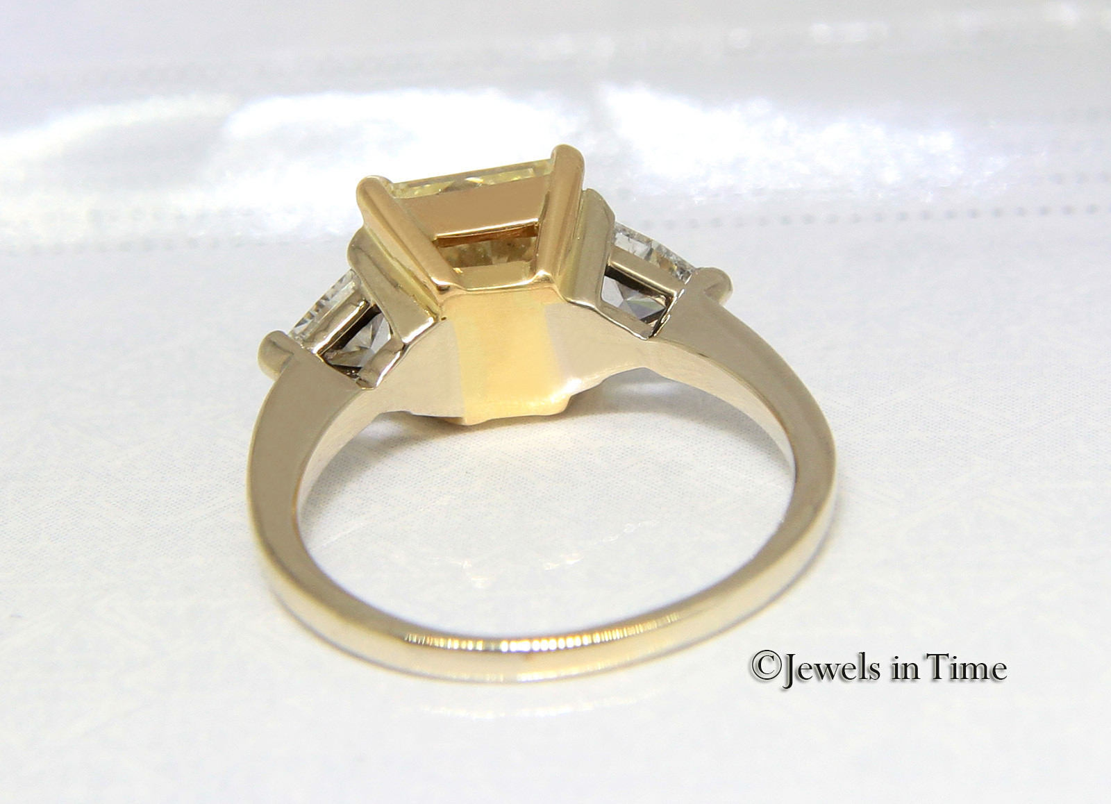 3.14 Carat Fancy Yellow Platinum 18k Yellow Gold Diamond Ring GIA Certificate 3.14 Carat Fancy Yellow Platinum 18k Yellow Gold Diamond Ring GIA Certificate