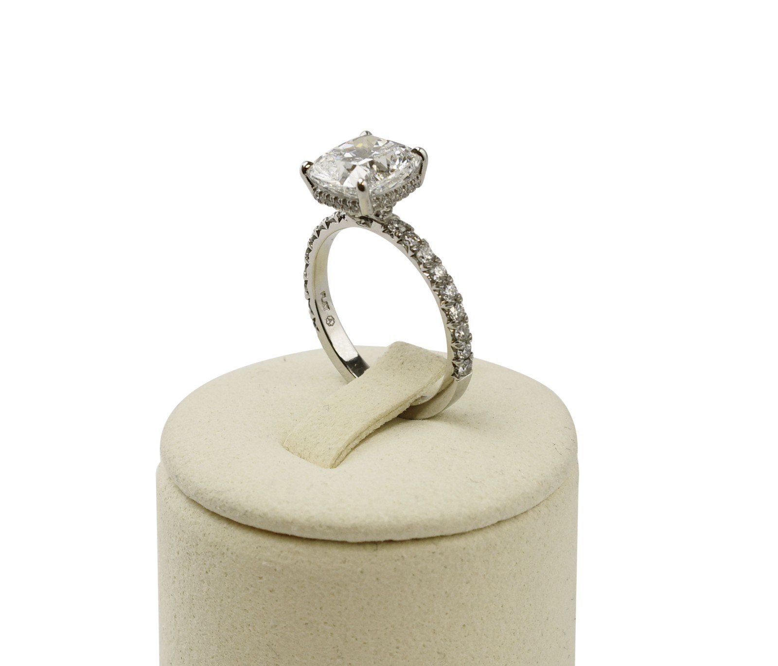 GIA 4.05 Carat Cushion Modified Brilliant Diamond Platinum Engagement Ring s. 8