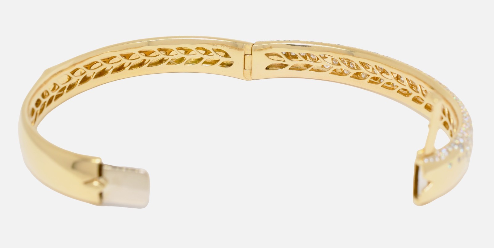 Kat Florence Sodapop D Flawless Diamond 18k Yellow Gold Bangle Bracelet