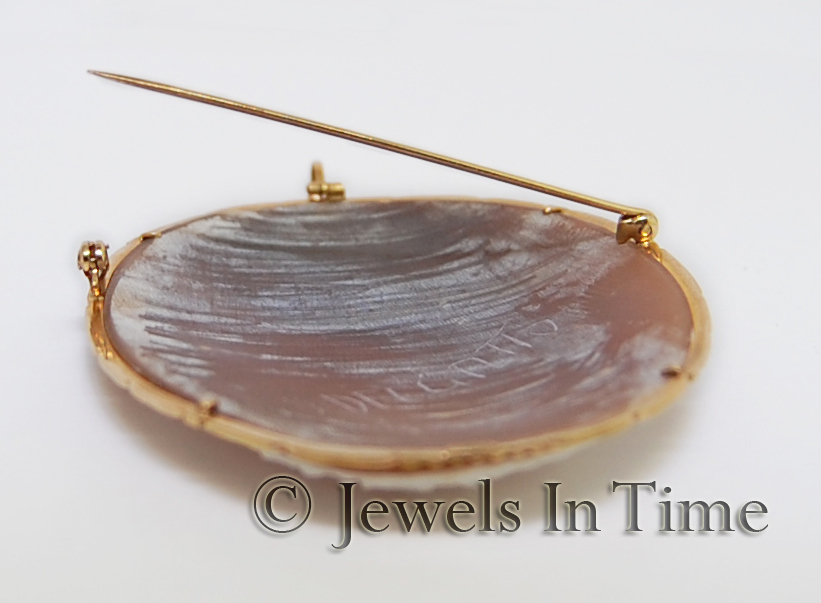 Del Gatto Shell Cameo Pendant Pin with 14k Yellow Gold Setting