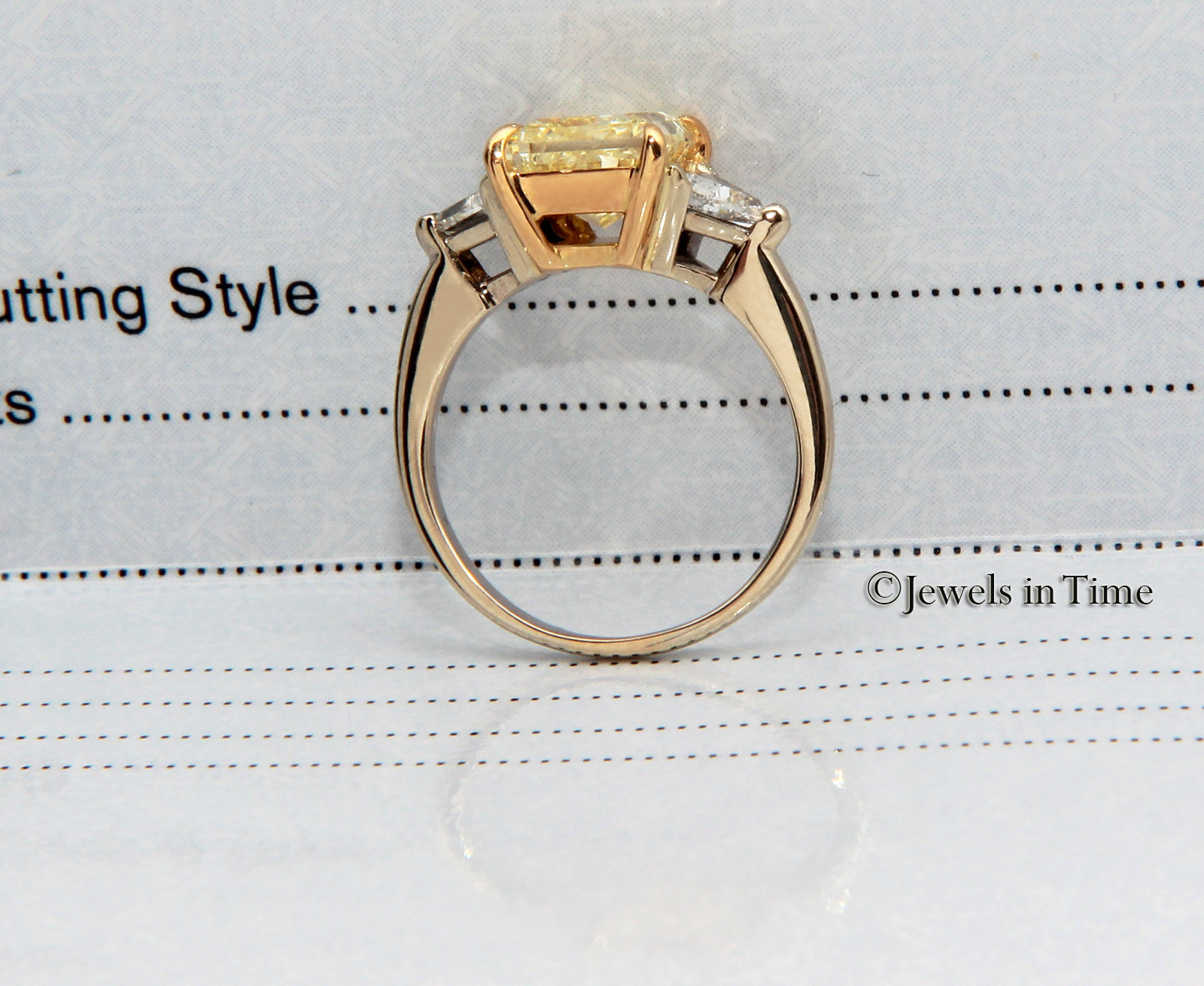 3.14 Carat Fancy Yellow Platinum 18k Yellow Gold Diamond Ring GIA Certificate 3.14 Carat Fancy Yellow Platinum 18k Yellow Gold Diamond Ring GIA Certificate