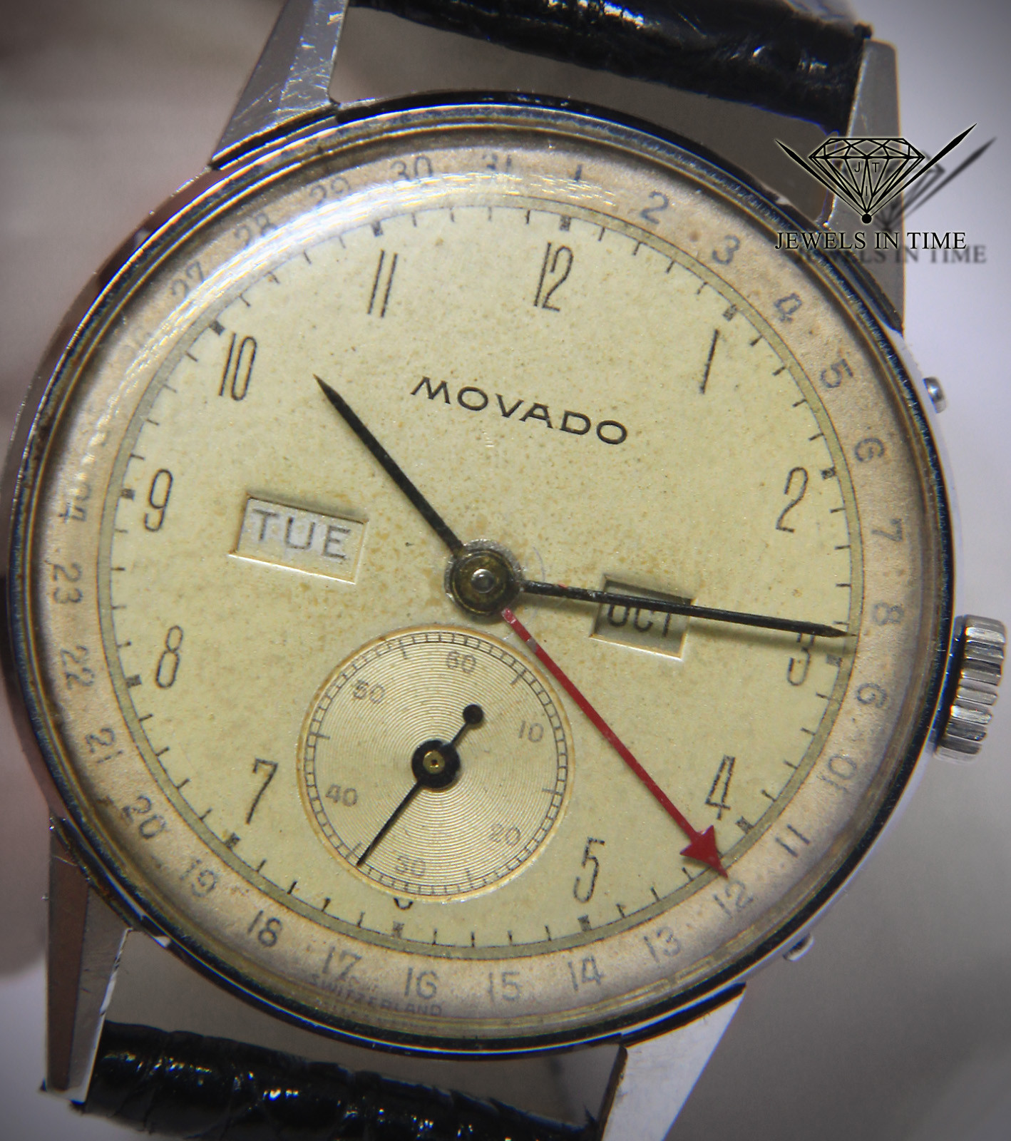 Movado Triple Calendar Day Date Month Steel 32mm Rare Vintage Manual Watch