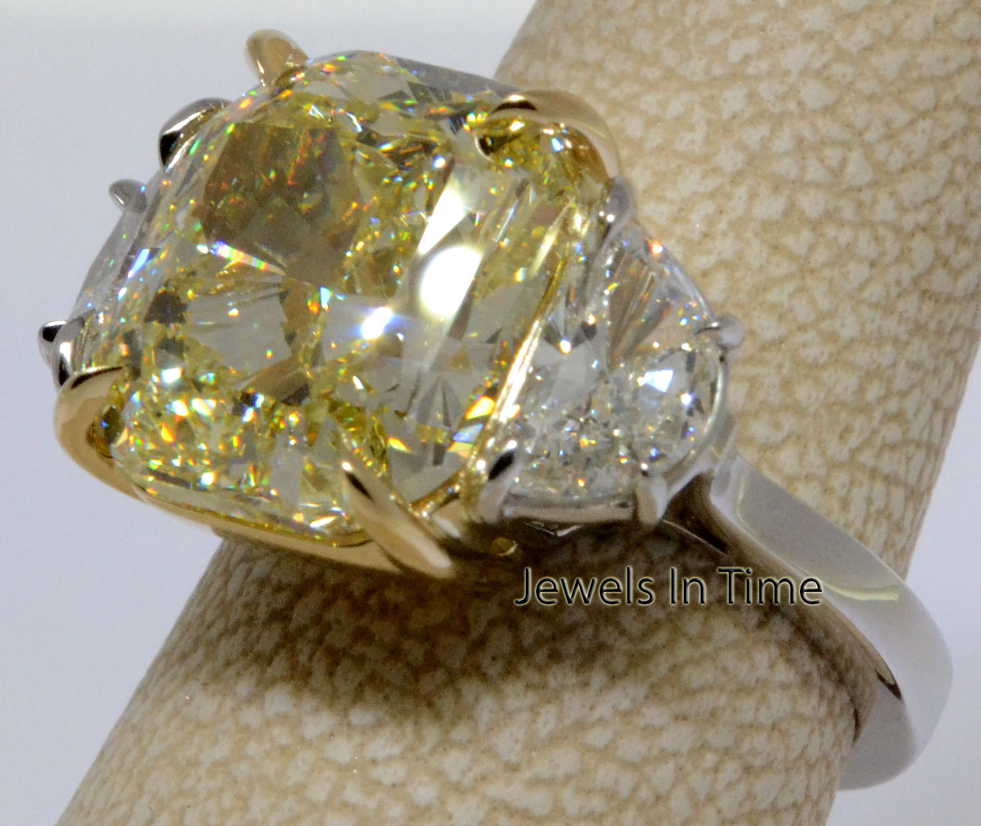 9.03 Carat Fancy Yellow Diamond Ring Platinum & 18k Gold GIA Certificate  Size 6