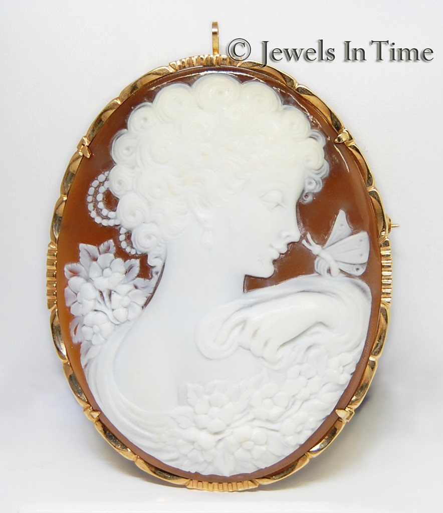 Del Gatto Shell Cameo Pendant Pin with 14k Yellow Gold Setting