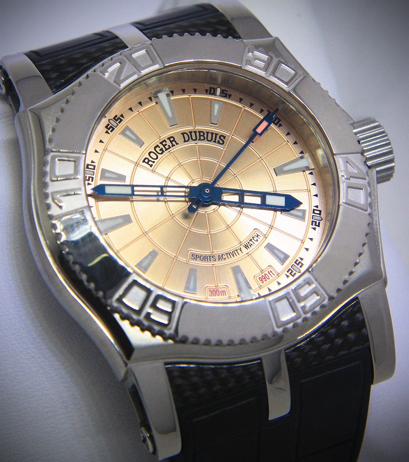 Roger Dubuis Easy Diver Sports Activity Steel Mens 46mm Automatic Watch