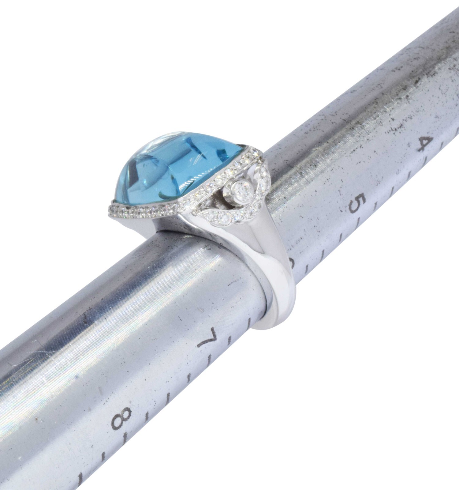 Ladies 18K White Gold 22.19ct Blue Topaz & Diamond Ring 6.25