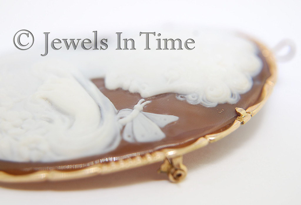 Del Gatto Shell Cameo Pendant Pin with 14k Yellow Gold Setting
