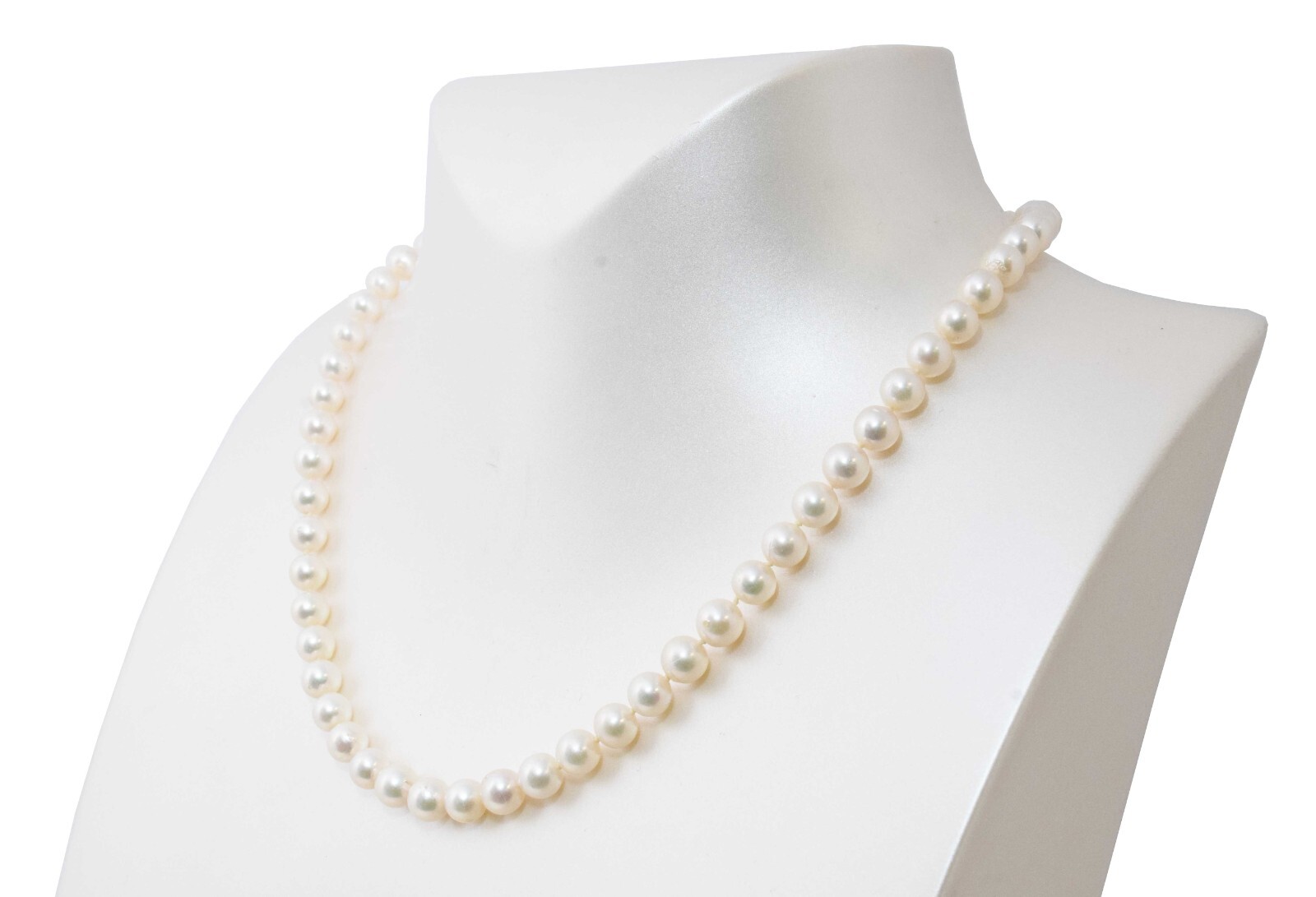 18" Cult Pearl Necklace with a 14K Yellow Gold Clasp