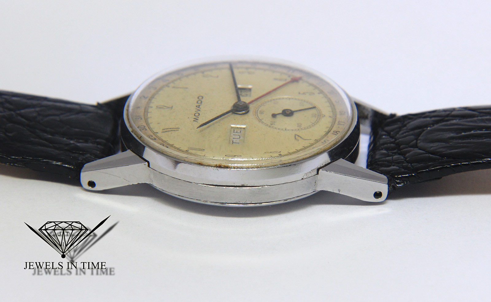 Movado Triple Calendar Day Date Month Steel 32mm Rare Vintage Manual Watch