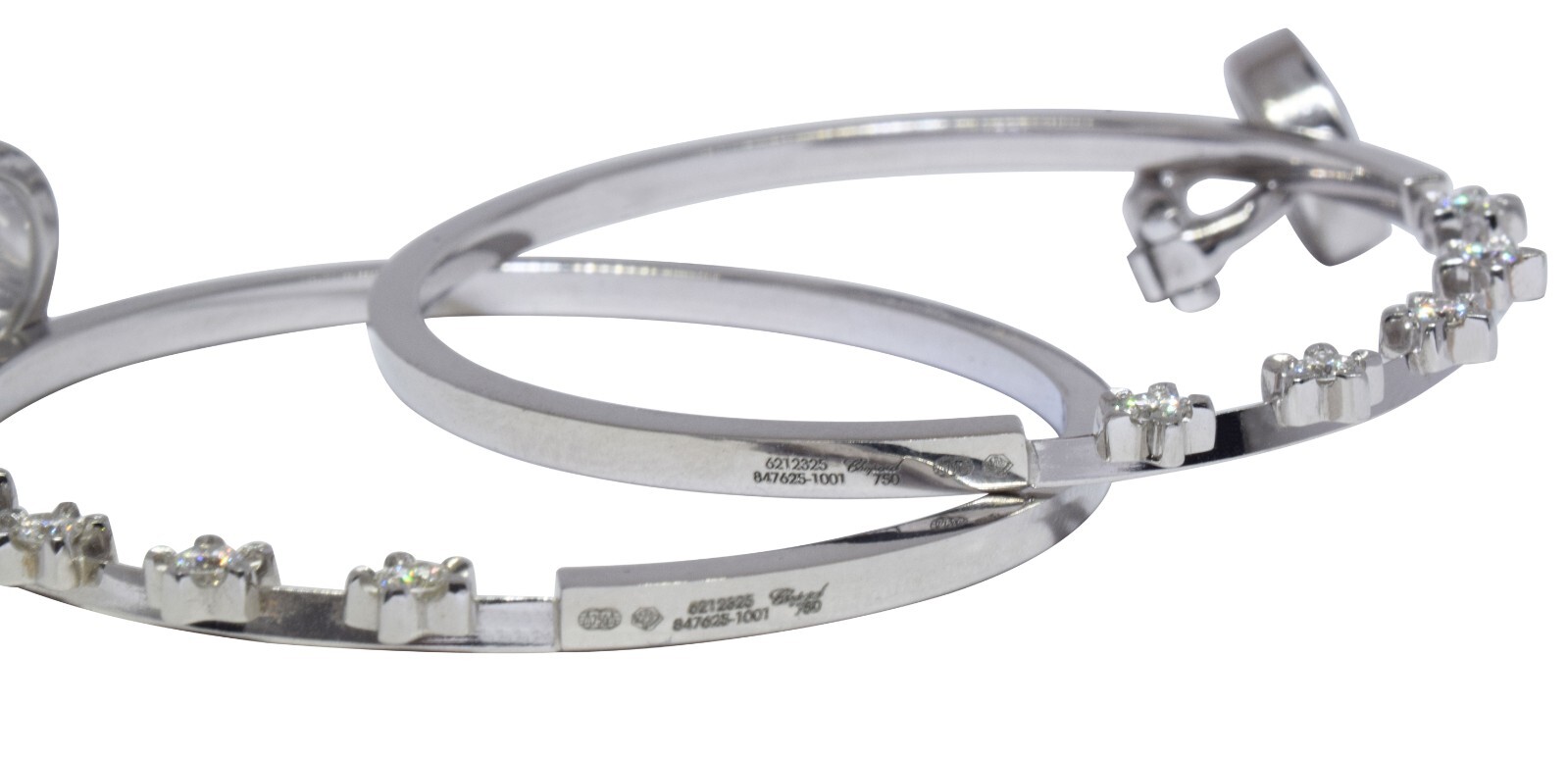 Chopard Happy Diamonds 18k White Gold 5 Diamond Star Hoop Earrings 847625-1001