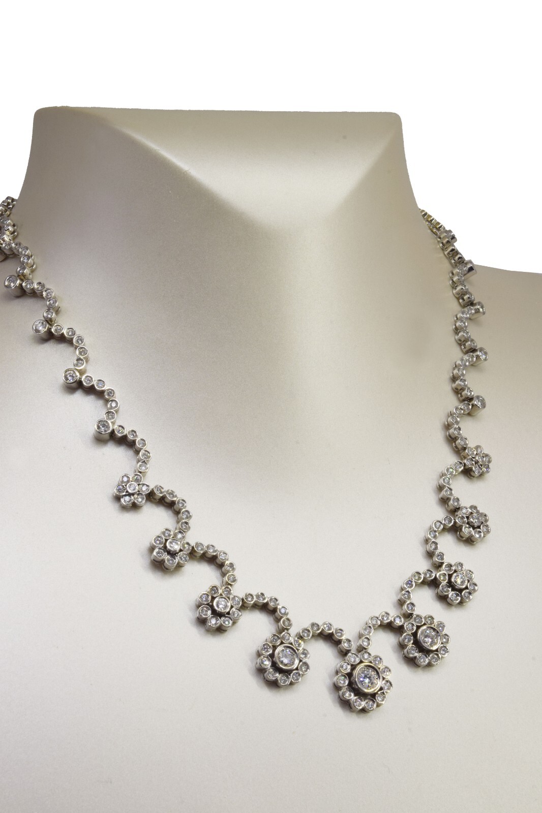7.58 ct Diamond Flowers Motif 14k White Gold Necklace & Earrings Set
