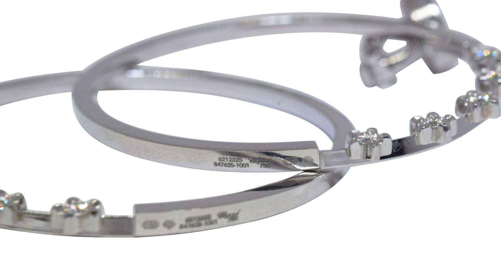 Chopard Happy Diamonds 18k White Gold 5 Diamond Star Hoop Earrings 847625-1001