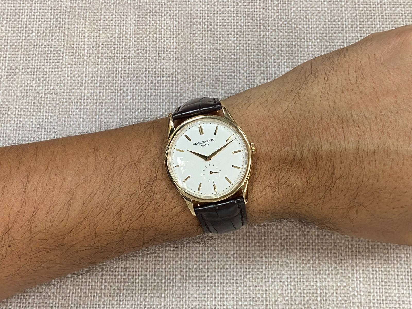 Patek Philippe 5196 Calatrava 18k Yellow Gold Mens 37mm Manual Watch 5196J