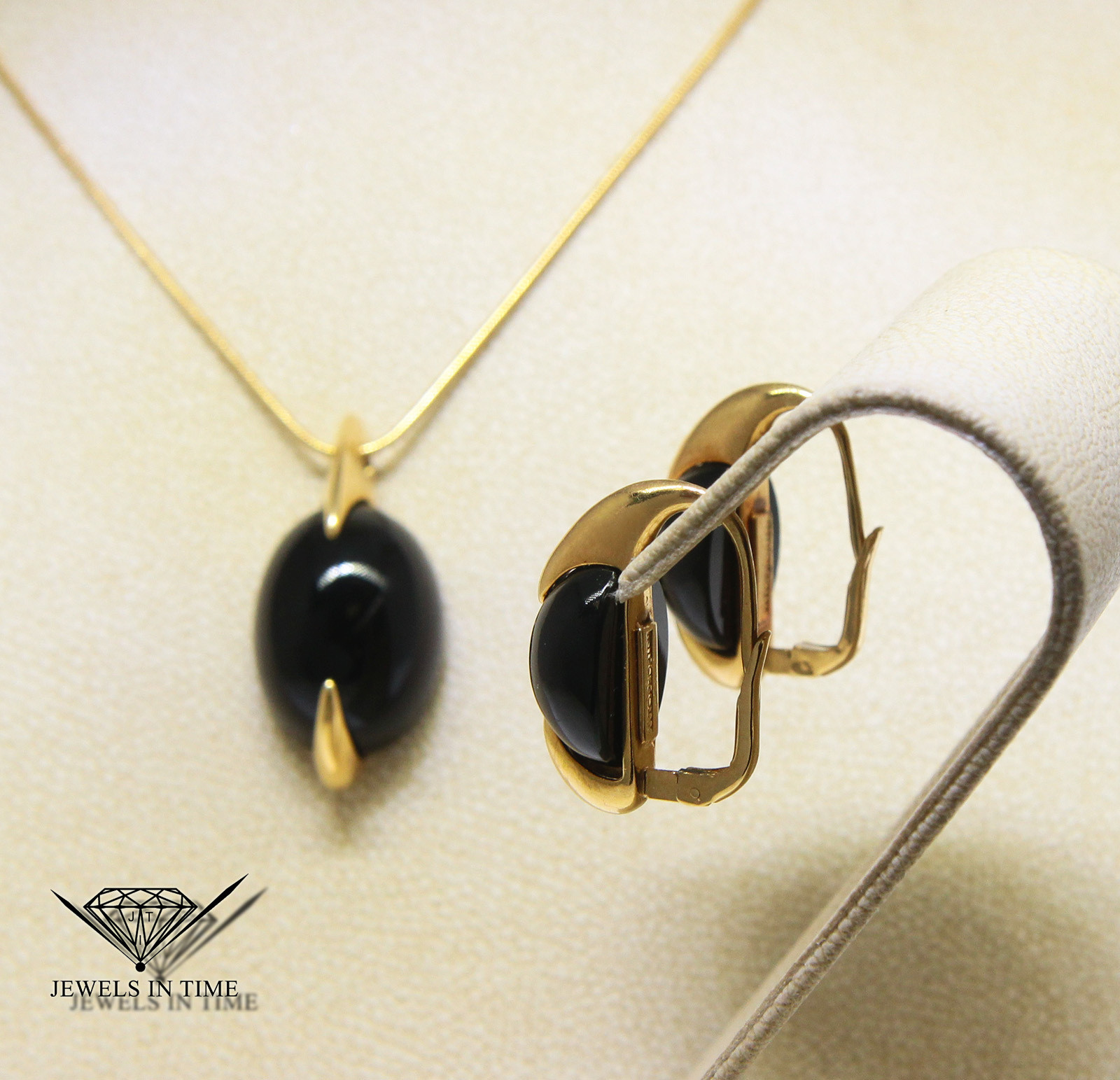 Tito Pedrini Black Onyx Gemstone in 18k Yellow Gold Necklace & Earrings Set