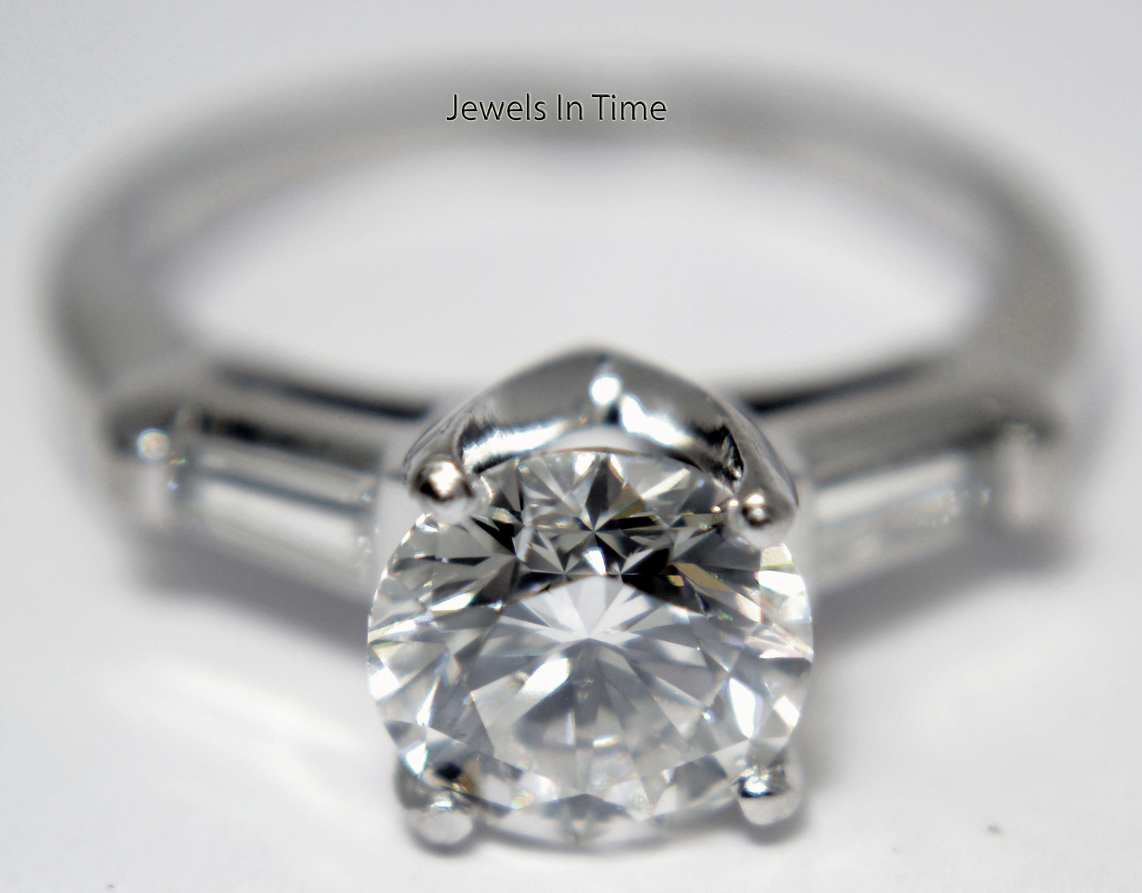 Ladies Diamond Ring 1.70 Carat Round Brilliant Platinum 4.5 GIA Certificate Ladies Diamond Ring 1.70 Carat Round Brilliant Platinum 4.5 GIA Certificate