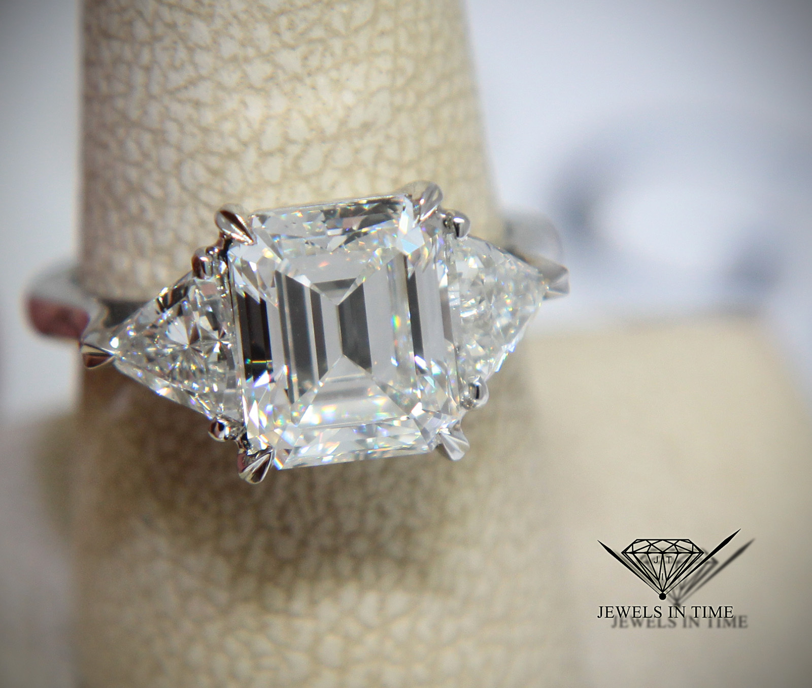 4.18 Carat Emerald Cut Diamond Platinum Ring GIA BRAND NEW