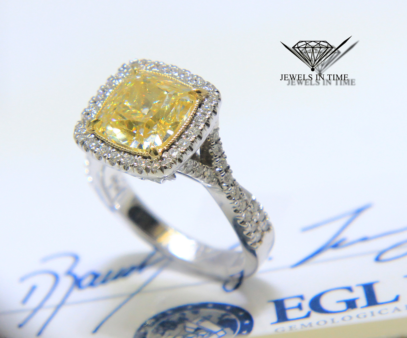 4.52 Carat Fancy Yellow Cushion Brilliant Diamond Platinum Ring Size 6.5 EGL USA 4.52 Carat Fancy Yellow Cushion Brilliant Diamond Platinum Ring Size 6.5 EGL USA