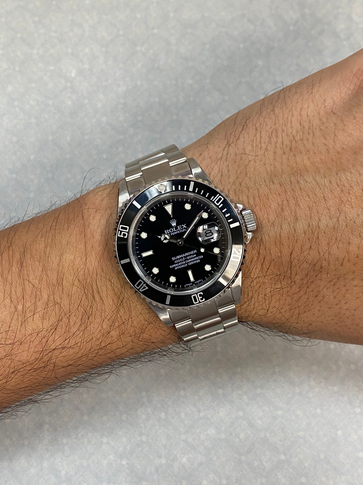 Rolex Submariner Date Steel Black Dial/Bezel Mens 40mm Watch D 16610