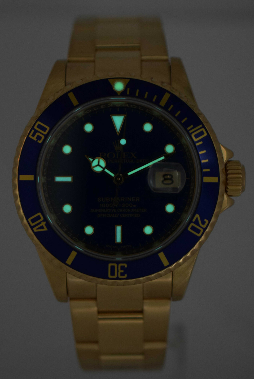 Rolex Submariner 18k Yellow Gold Blue Dial/Bezel Mens 40mm Watch  Z 16618