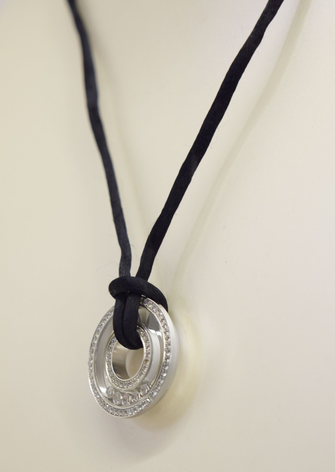 Chopard Happy Diamonds 18k White Gold Diamond Circles Pendant Necklace