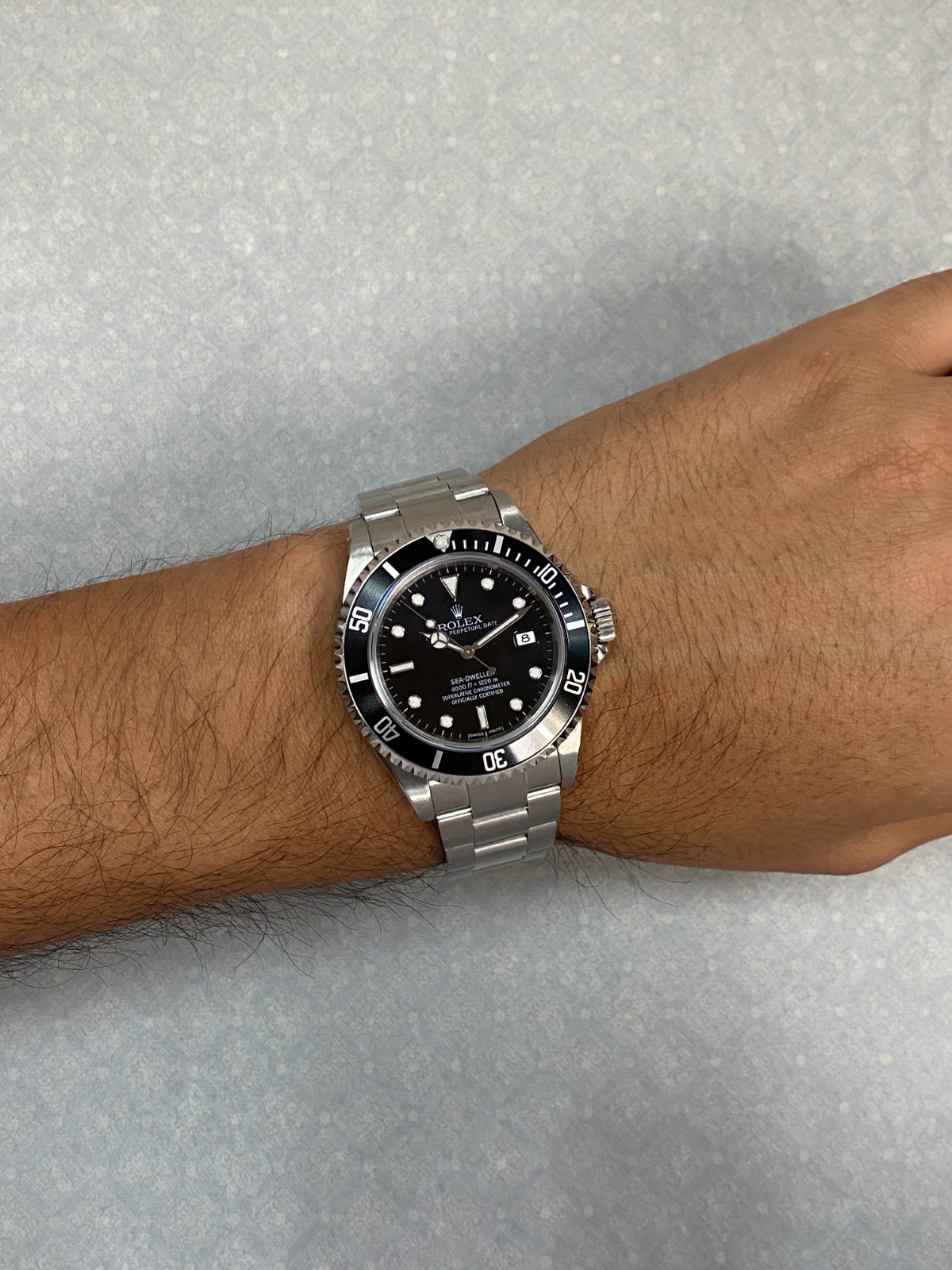 Rolex Sea-Dweller Date Stainless Steel Black Dial/Bezel Mens 40mm Watch Y 16600