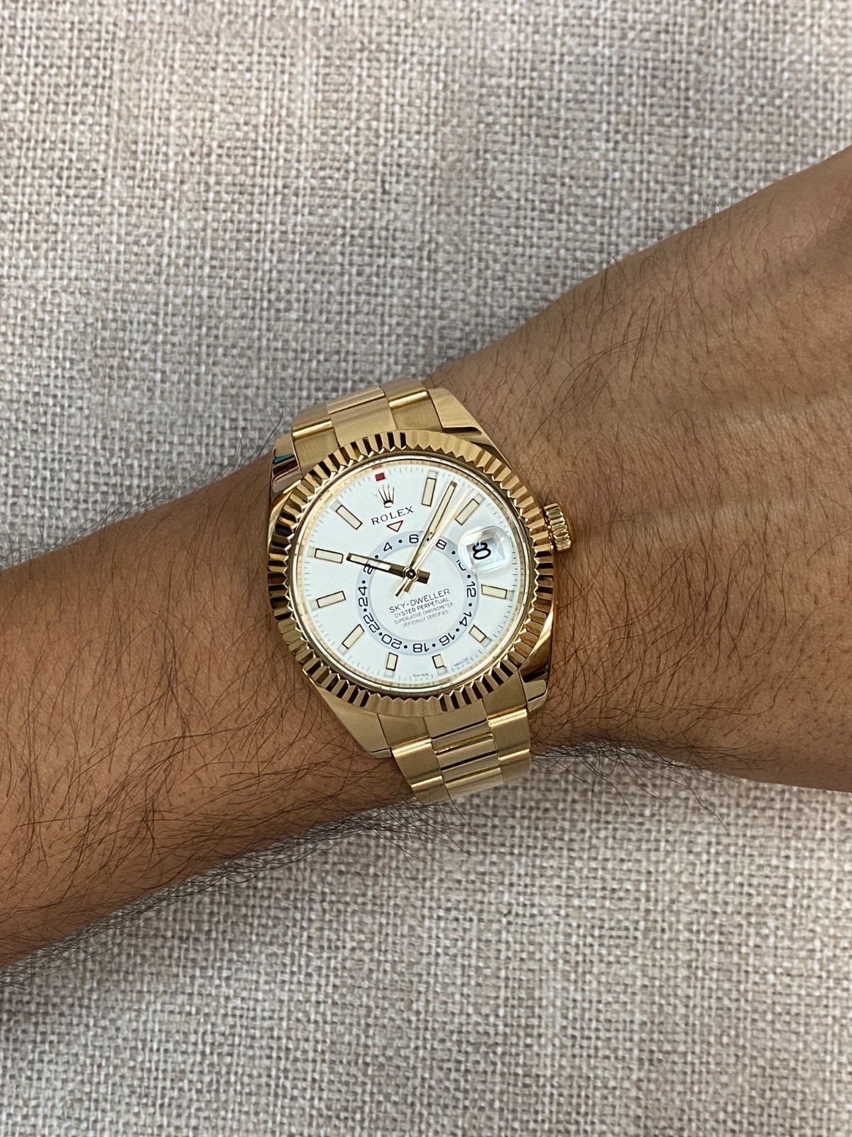 Rolex Sky-Dweller GMT 18k Yellow Gold White Dial Mens 42mm Watch B/P '23 326938