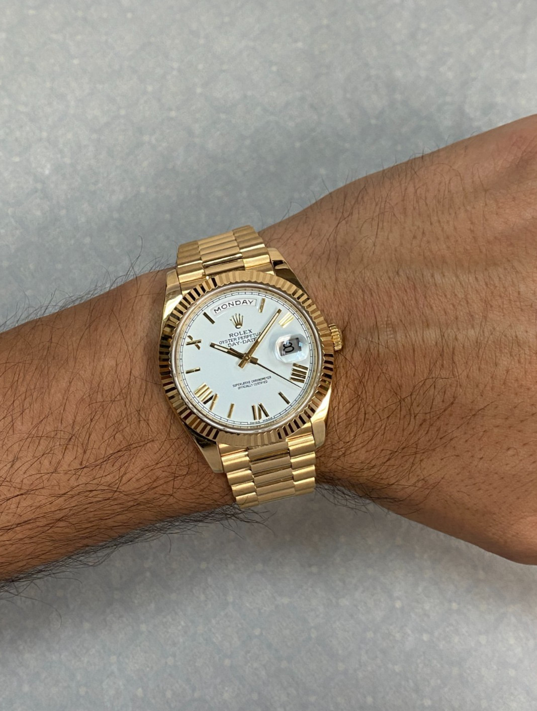 Rolex Day-Date 40 President 18k Yellow Gold White Roman Dial Watch +Card 228238