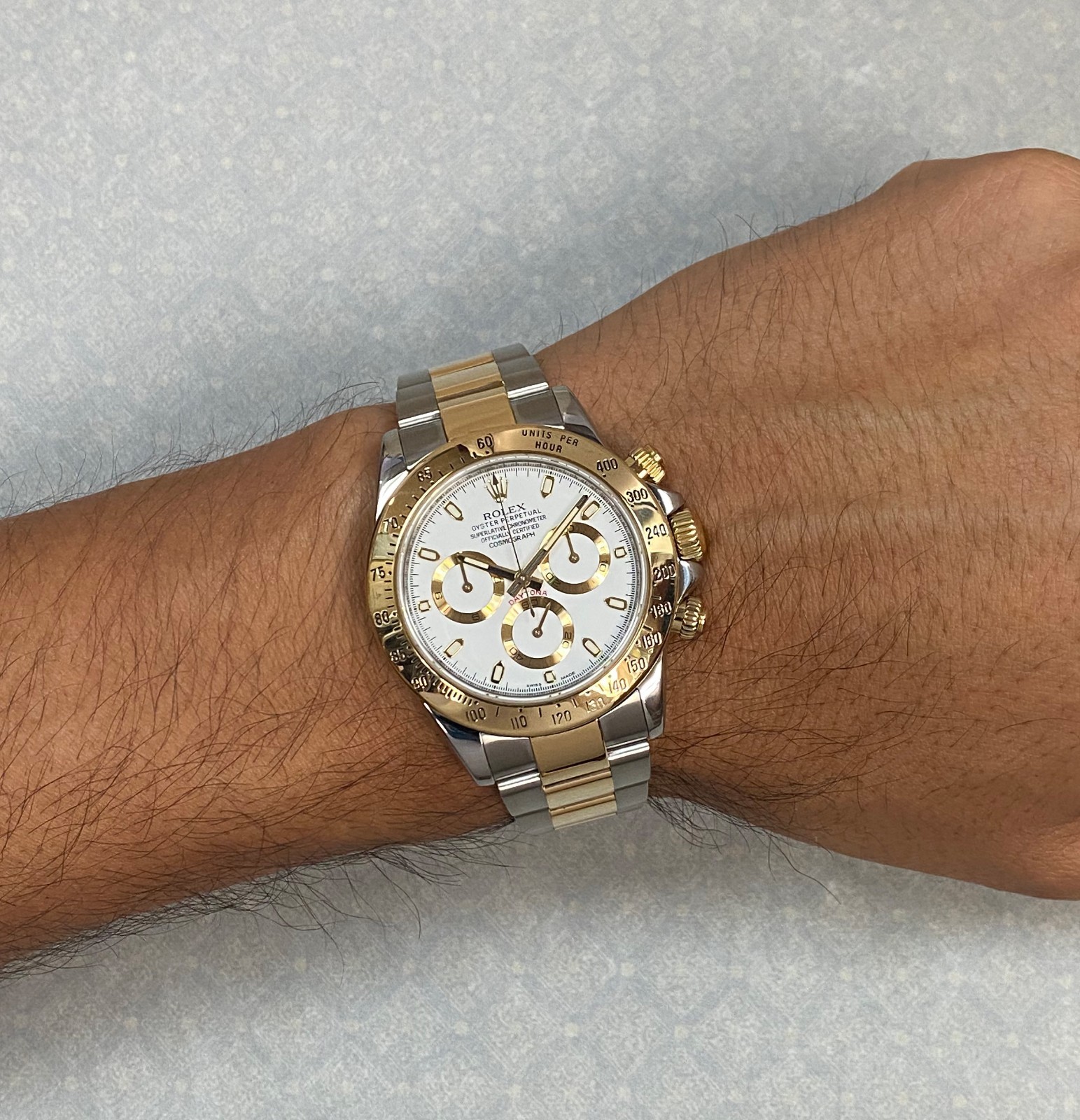 Rolex Daytona Chronograph 18k Yellow Gold/Steel White Dial 40mm Watch V 116523